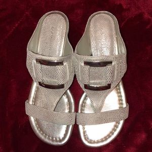 Donald J Pliner -Size 5.5 NWOT